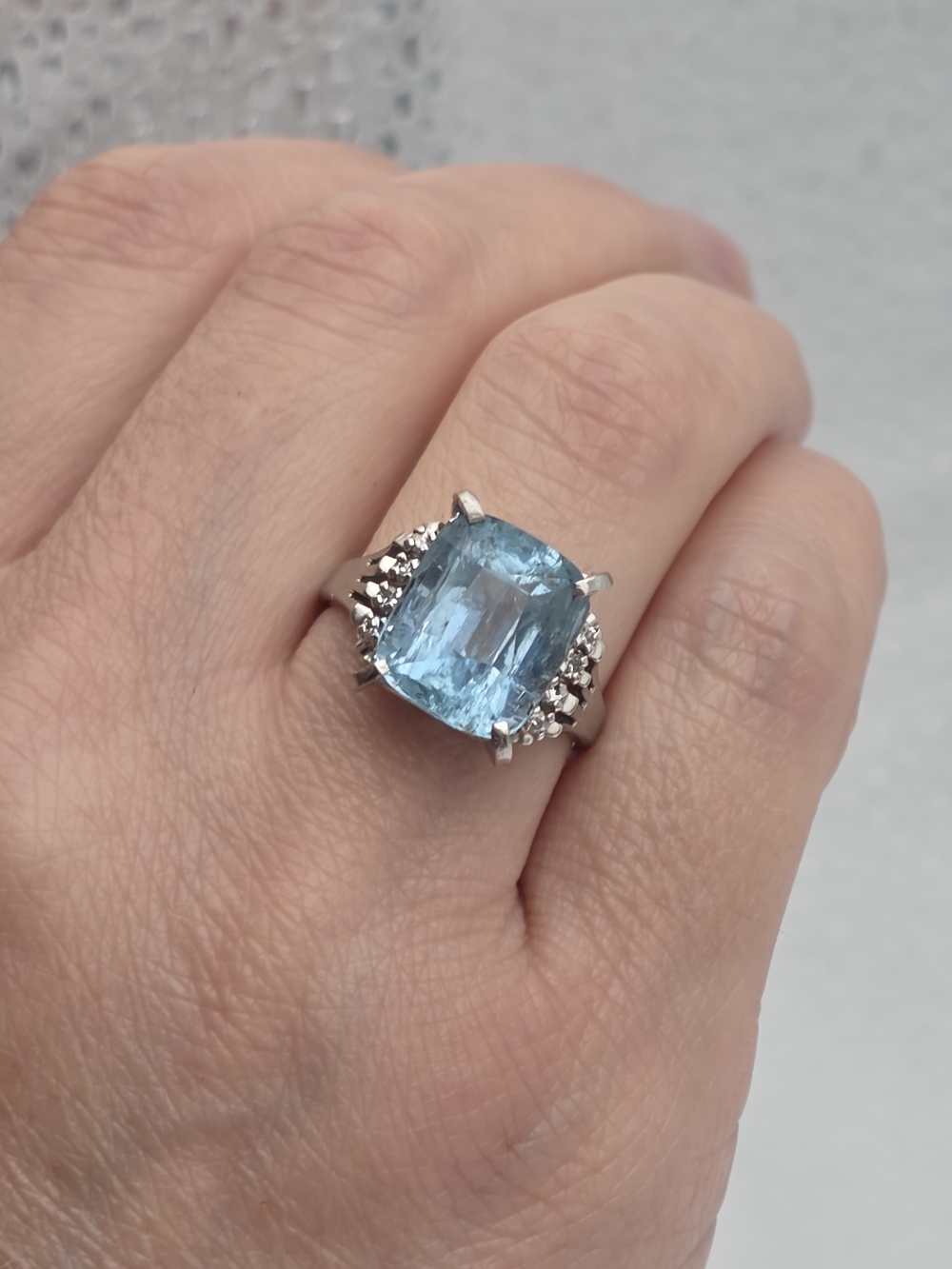 Aquamarine DIAMONT Cushion-Cut Cocktail Ring in Blue 900 PLATINUM Size 7